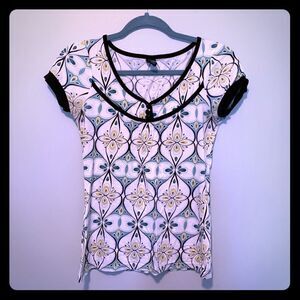 Women's Floral Patterned Fitted Tee